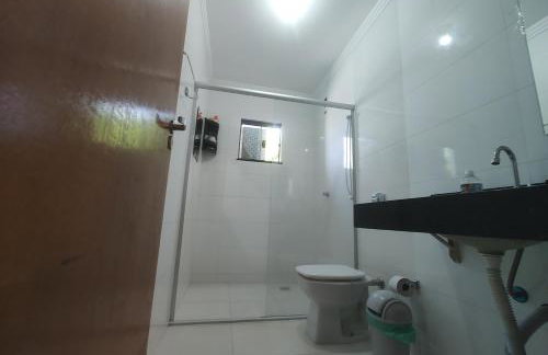 Sobrado grande disponível em ótima localização - Foto 6