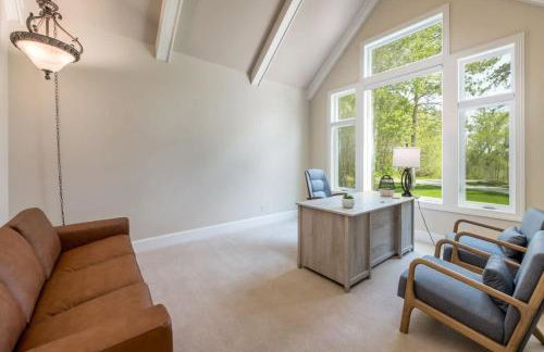 Immerse in Luxury Grand 5BR Lakefront Haven Views - Foto 15