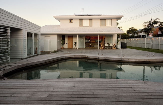 Tugun Retreat - 5BRM Home with Pool - Photo 37