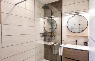 Chalet neuf, Jacuzzi, piscine privée mai-sept, pétanque, proche Paradiski - Foto 26