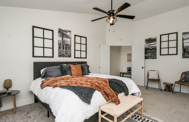 Upgraded 4-bdrm Beautiful Home W/pool! - Foto 3