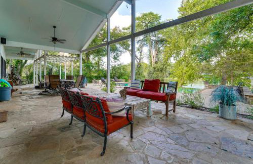4-Season Boathouse, Hot Tub! Guadalupe River Oasis - Foto 35