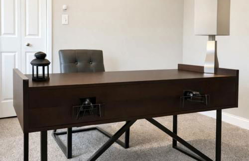 Spacious 5-Bedroom Retreat in Forest Park - Foto 21