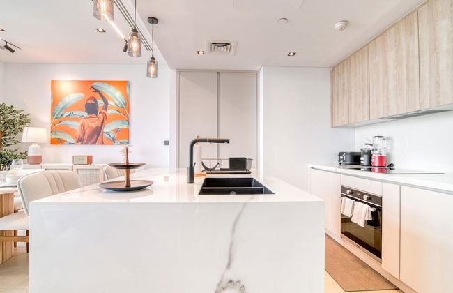 Luxe and Modern Duplex in Difc - Photo 7