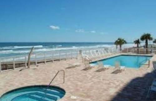 Beachfront 3BR Condo with Stunning Views Daytona - Photo 85