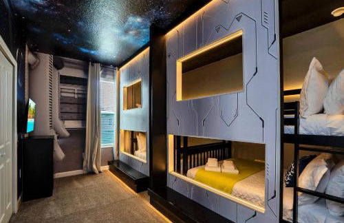 5BR Family Haven Near Disney with Private Pool - Foto 13