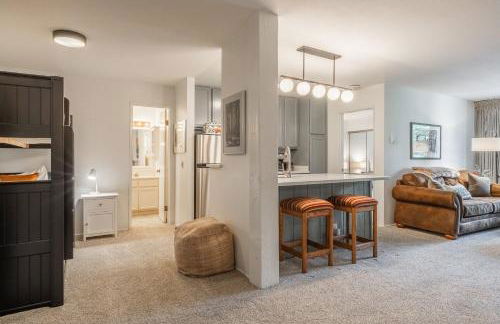 Crestview #3 bldg C 1 Bedroom plus Den / 2 Bathroom, close to town shuttle and short walk to village - Foto 3