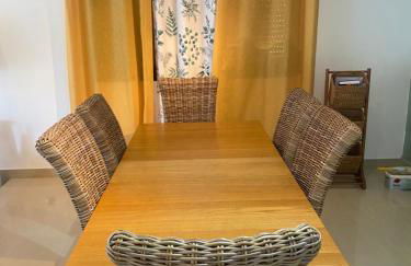 4 Bed Villa - Sleeps 9- Pool - Garden - Parking - Foto 4