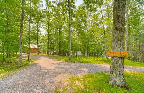 Four-Season Lake Cabin with Canoe and Paddle Boat! - Foto 36