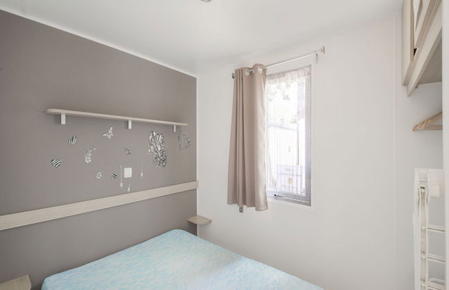 Swanky Mobile Home in Saint Jean de Monts Near Seabeach - Photo 8