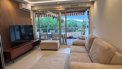 JARDIN TERRASSE EDEN SAINT TROPEZ - Parking Pool AC 4P - Photo 4