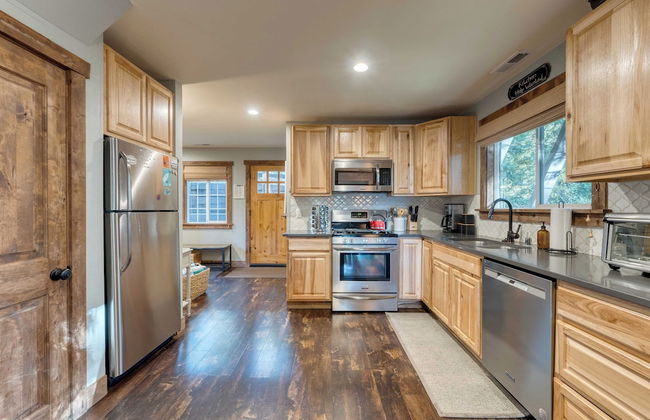 Washoe Way by Avantstay Luxury Tahoe Retreat A+ Location w/ Beach Access - Photo 10