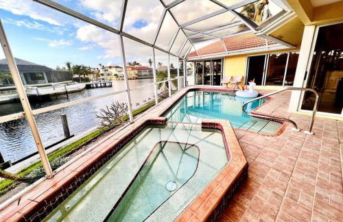 Waterfront Home With Heated Pool/Jacuzzi and only 1mile to beach - Foto 32