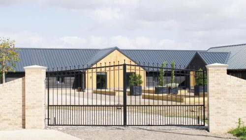 Beautiful 2 Bedroom Barn -Stansted Airport 2 miles - Foto 3