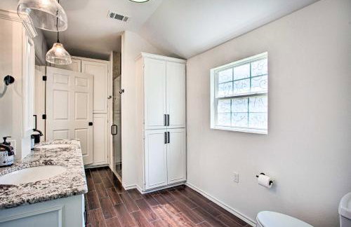 Remodeled Cedar Creek Lake Retreat with Fire Pit! - Foto 21