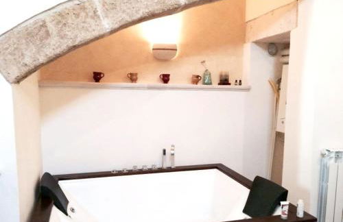 Charming apartment in Castiglione with terrace & jacuzzi - Foto 6