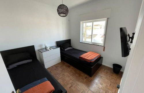 Spacious Villa. Large Rooftop. 4 Bedroom Sleeps 8 - Foto 25