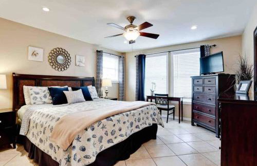 Great shape after Milton -Gorgeous Pool! - os - Photo 18