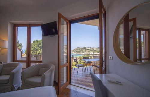 Villa Acquamarina, Family apartments with pool - 300 meters from the beach - Foto 18