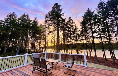 Luxury Waterfront Retreat with Hot Tub Near Acadia - Foto 44