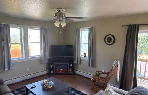 Private 2 Bedroom Lofted Garage Getaway - Foto 1