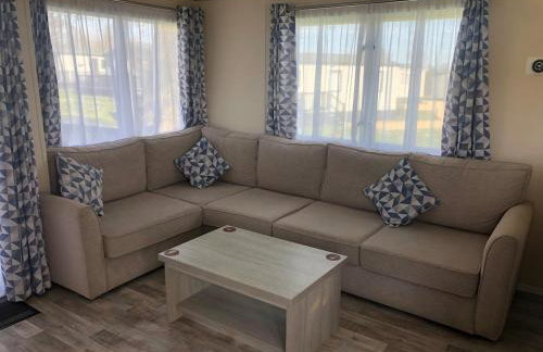 Relaxing Retreat with Hot Tub - Photo 2