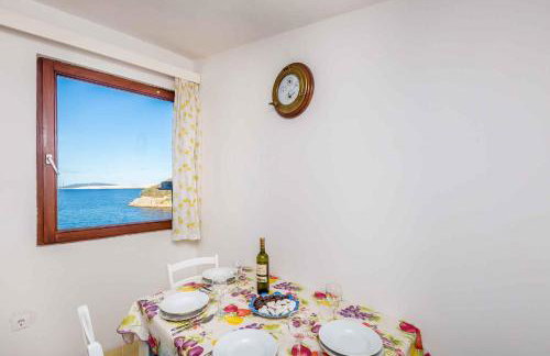 Apartments in Starigrad kod Senja 27140 - Foto 1