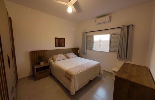 Casa com Jacuzzi Privativa Relaxamento Total em Águas de São Pedro - Foto 33