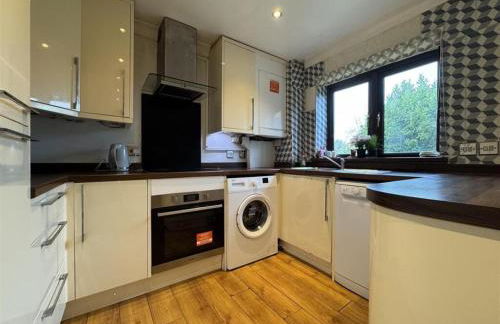 Olive, 3Bedrooms,1 extra Rm, Sleeps 9 with Garden, Free Parking in Grays, Lakeside, London - Foto 20
