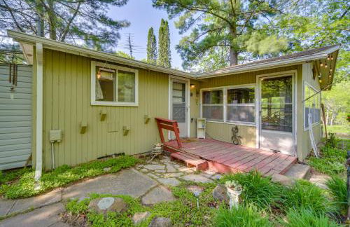 Riverfront Nature Getaway Near Downtown Pine City! - Foto 2