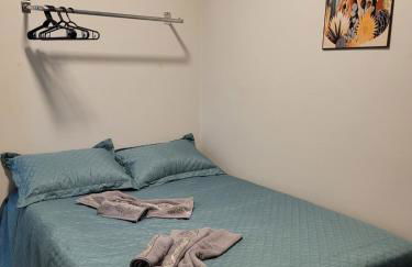 Casa funcional - 02 quartos, 02 camas de casal, 01 cama de solteiro, cozinha gourmet e garagem para carro pequeno - Foto 17