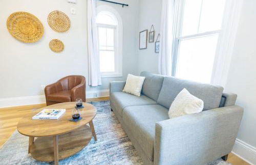 Jennifer's Broadway Cozy Gem w Fireplace King Bed - Foto 6