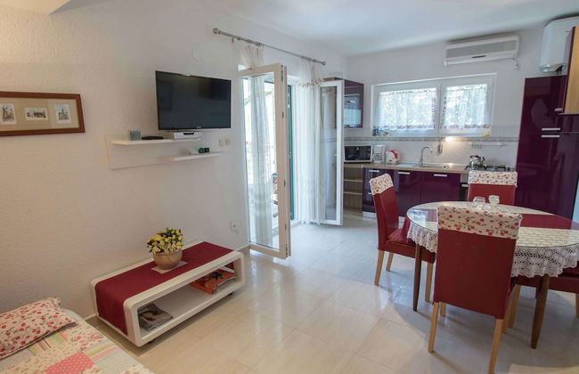 Holiday Apartment With a Private Terrace & Hot Tub, Near the Beach - Foto 25