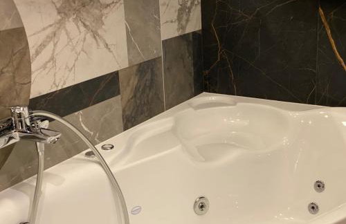 Family & Business Sauna Apartments No15 Leśny nad Zalewem Cedzyna Unikat - 3 Bedroom with Private Sauna, Bath with Hydromassage, Terrace, Garage, Catering Options - Foto 77