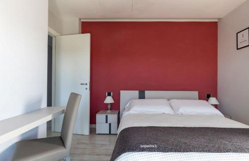 Villa Acquaviva with Panoramic, Private Pool and Gym - by PosarelliVillas - Foto 26