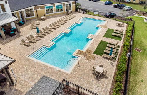 2BR Family Suite with Games & Pool - Foto 4