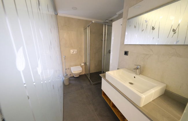 Sky Garden Suites - Photo 15