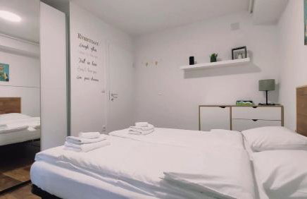 Garden View & private parking - Photo 23