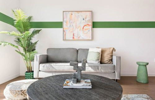 Unique 1-Bedroom DTLA Escape with City Views - Foto 4