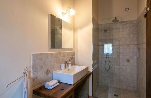 Villa in Umbria With Saltwater Pool - Photo 54