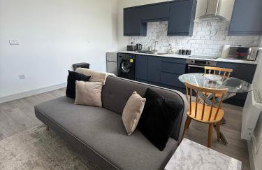 1 Bed Flat - Sleeps 2 - Pets - Parking - Wifi - Photo 2