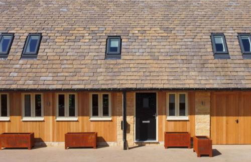 The Stables Stylish cottage with hot tub and parking - Pass the Keys - Photo 21