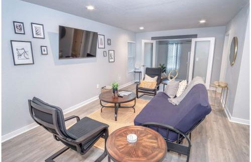 Stylish 4 Br/2ba Renovated Home Near Downtown - Foto 8