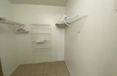 4330 Shorewalk lakeview condo close to IMG and Beach - Foto 51