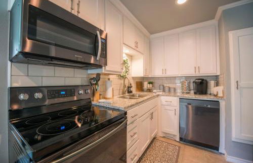 Walk to the Silos! 3 Bed 1960's Bungalow near Baylor - Foto 14