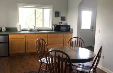 2 Bedroom Suite: Views, Private Entrance, EVchgr - Foto 3