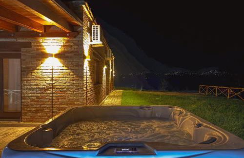 Private Pool & Jacuzzi with View by Host Hero - Foto 41
