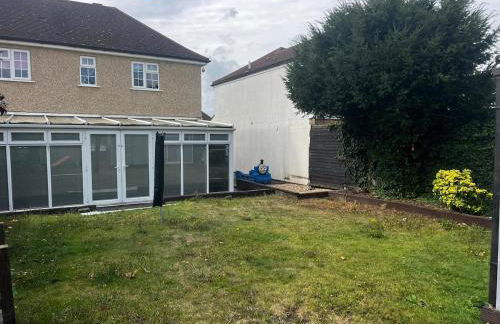 Spacious 3 bed house, garden and parking sleeps 5 - Foto 4