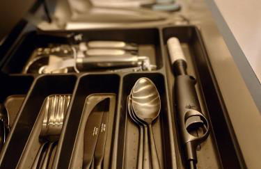 371living, Altbau-Charme am Kaßberg, Perfekt für Workation, Urlaub oder Kurztrip, Entdecke Chemnitz, Moderne Küche, Waschmaschine, Smart TV, Schnelles WLAN, Bequemes Bett - Foto 17