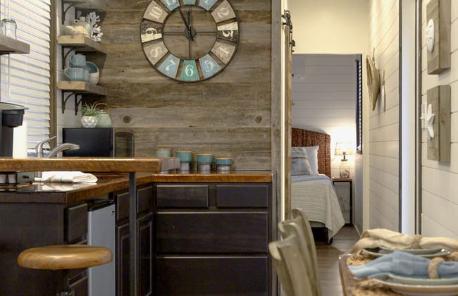 The Shoreline Container Tiny Home 12 min to Magnolia Baylor - Foto 21